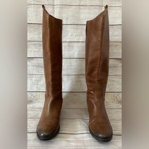Sam Edelman sz 7.5 brown boots zipoers in the back